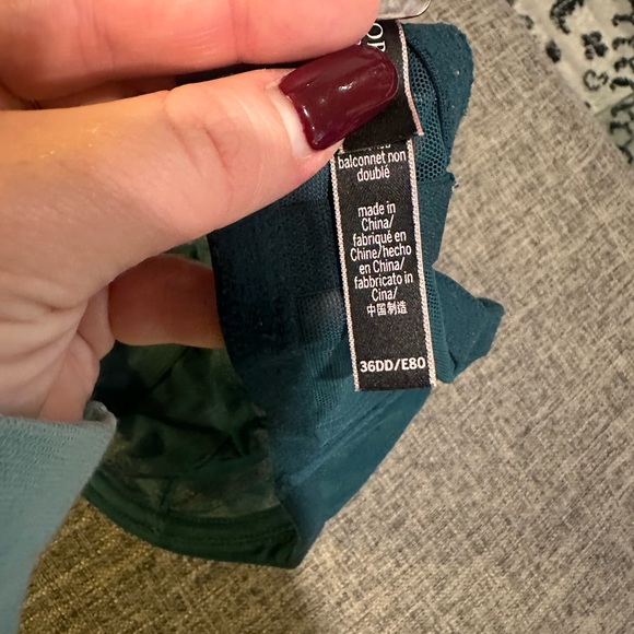 Victoria's Secret LOT 36D/36DD/ Large - Picture 13 of 16